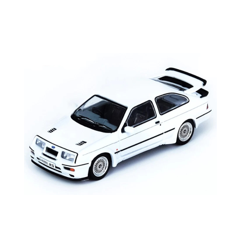 Ford-Sierra-RS500-1986-White-with-extra-wheels