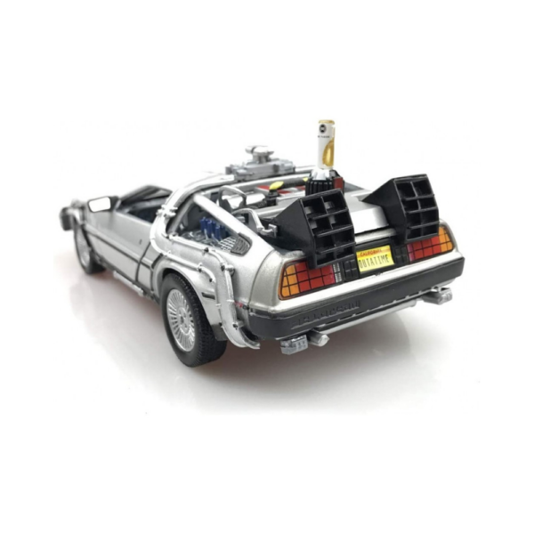 WELLY DELOREAN TIME MACHINE BACK TO THE FUTURE 2 OUTATIME 1:24 SCALE 22441W