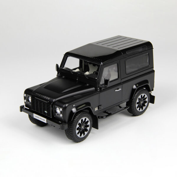 1/18 LCD Defender 90 Works V8 70th Edition (Black)