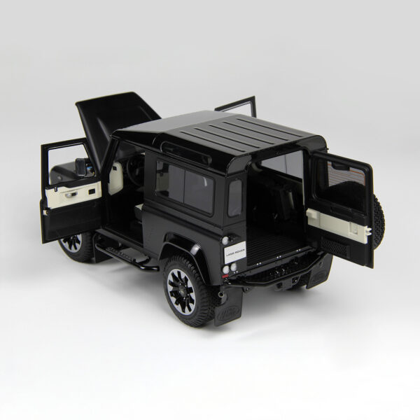 1/18 LCD Defender 90 Works V8 70th Edition (Black)