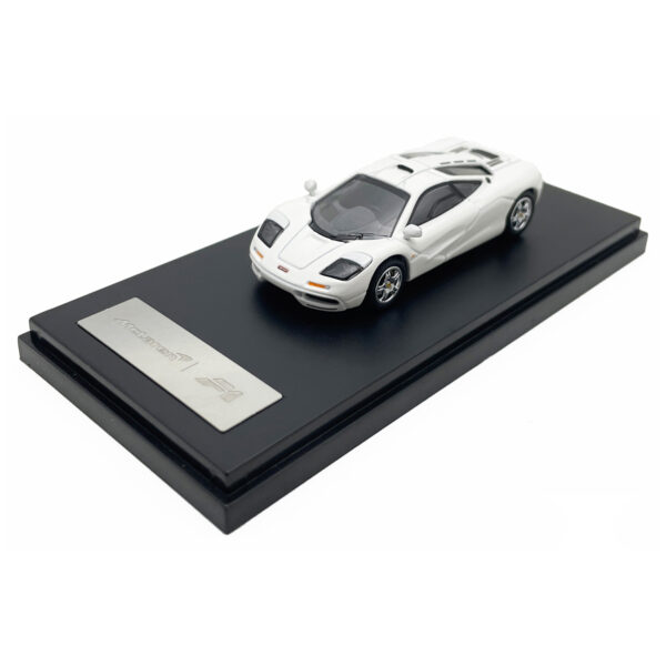 1:64 LCD Models McLaren F1 (White) LCD64025-WH