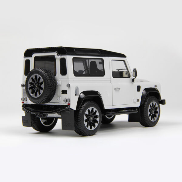 1/18 LCD Defender 90 Works V8 70th Edition (White)