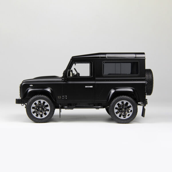 1/18 LCD Defender 90 Works V8 70th Edition (Black)