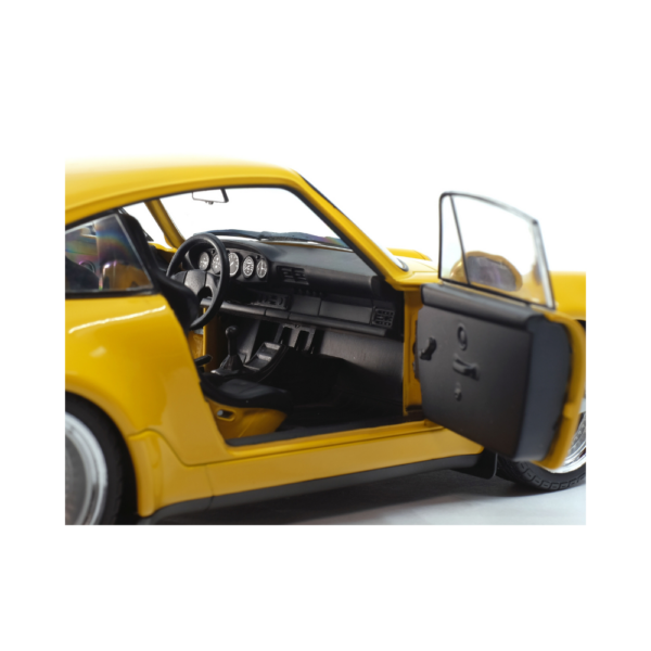 Solido 118 Porsche 911 (964) Carrera 3.8 RS (Jaune Vitesse)1990