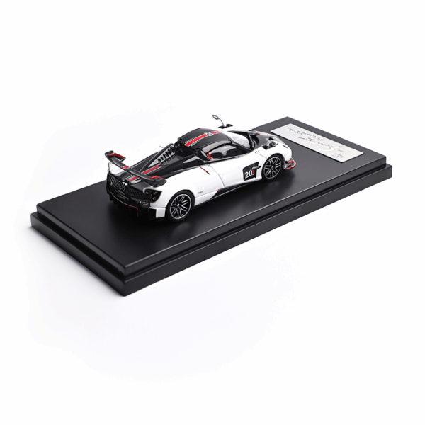 LCD 1/64 Pagani Huayra Roadster BC White