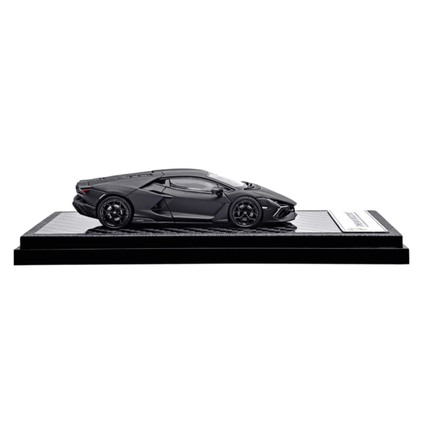 LCD 1/64 Lamborghini Revuelto (Black color)