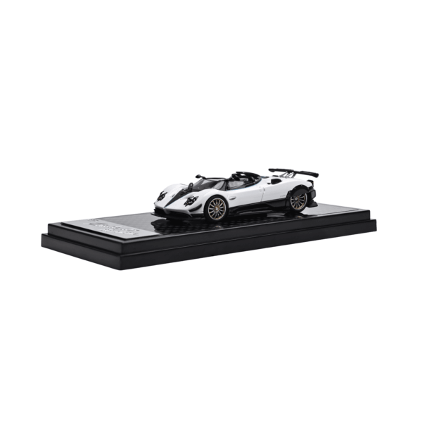 LCD 1/64 Pagani Zonda HP Barchetta (White color)