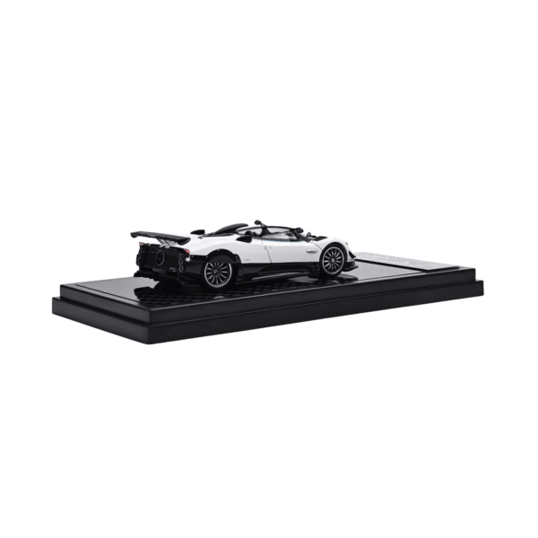 LCD 1/64 Pagani Zonda HP Barchetta (White color)