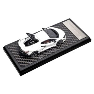 LCD 1/64 Lamborghini Revuelto White