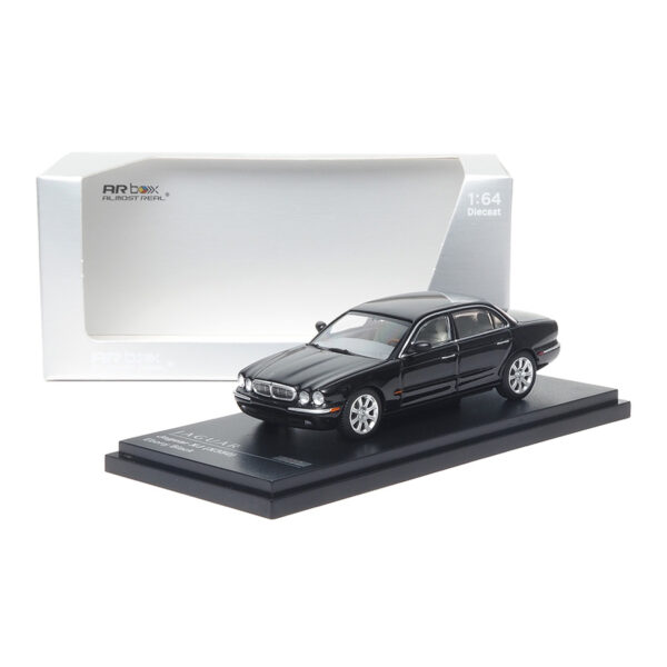 ARBOX 1/64 Jaguar XJ6 (X350) - Ebony Black ARBOX 1/64 Jaguar XJ6 (X350) - Ebony Black