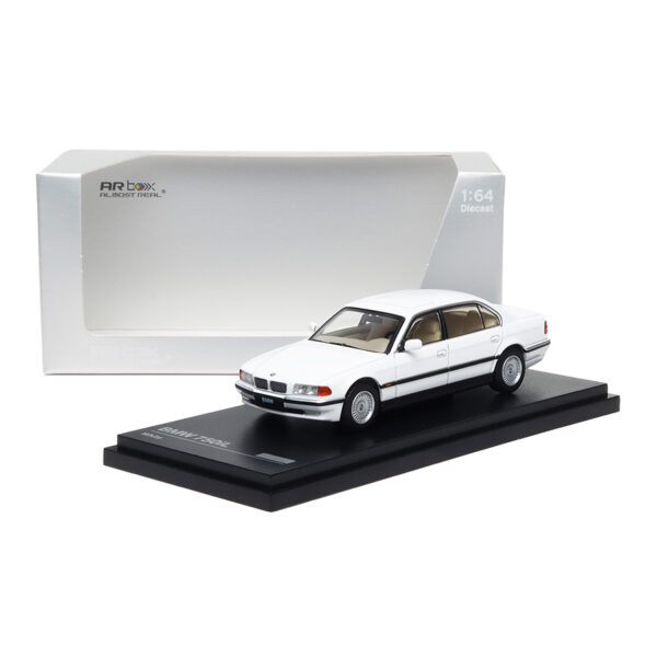 ARBOX 1/64 BMW 750iL (E38) - White ARBOX 1/64 BMW 750iL (E38) - White