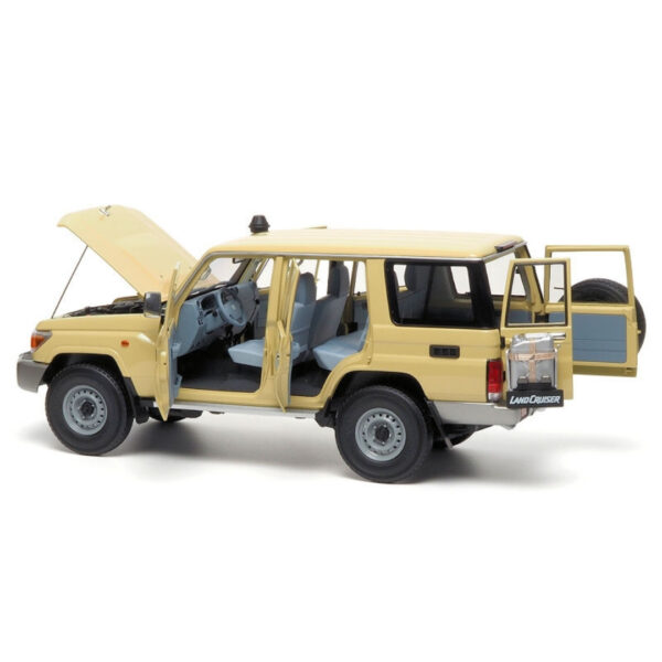 Almost Real 1/18 2017 Toyota Land Cruiser 76
