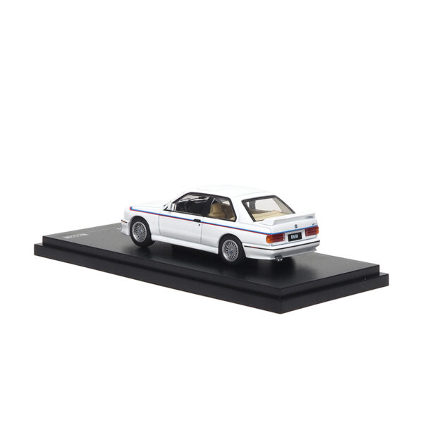 ARBOX 1/64 BMW M3 (E30) - White ARBOX 1/64 BMW M3 (E30) - White
