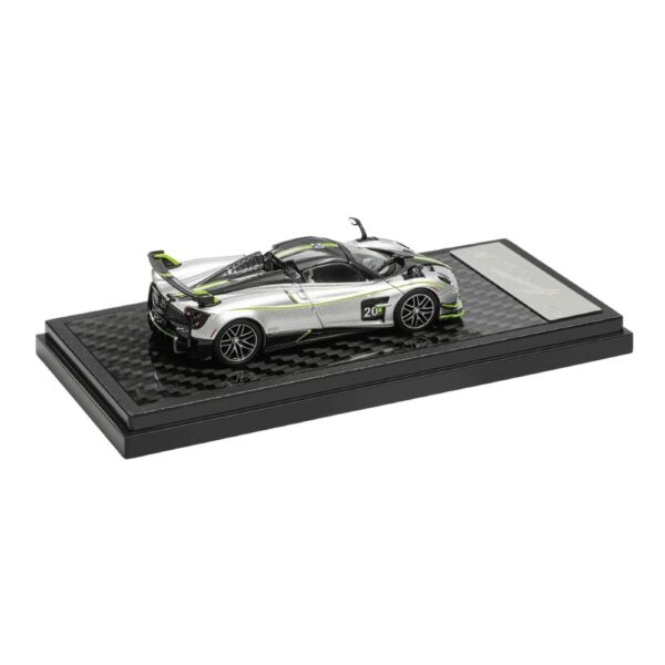 LCD 1/64 Pagani Huayra Roadster BC Silver/Green LCD 1/64 Pagani Huayra Roadster BC Silver/Green