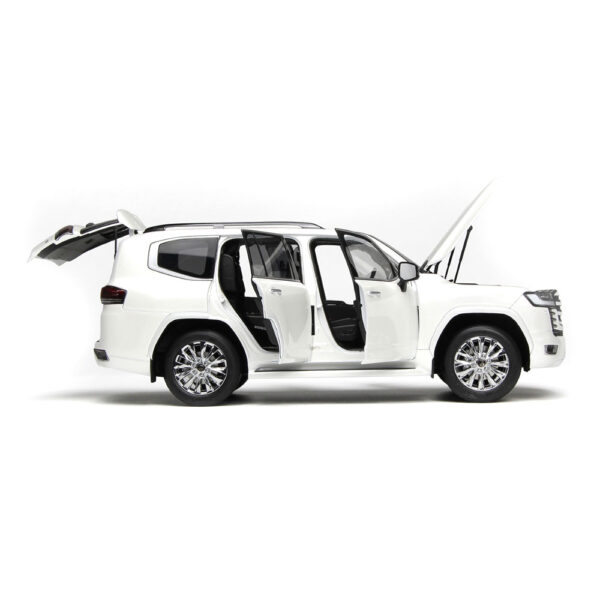 1-18 Toyota Land Crusier 300-ZX-White