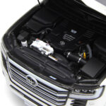 1-18 Toyota Land Crusier 300-ZX-White