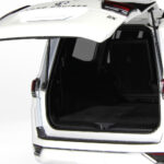 1-18 Toyota Land Crusier 300-ZX-White