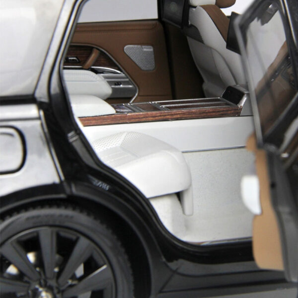 1-18 Land Rover Range Rover SV SERENITY 2022- Black LCD18017-BL
