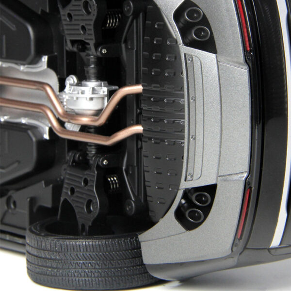 1-18 Land Rover Range Rover SV SERENITY 2022- Black LCD18017-BL