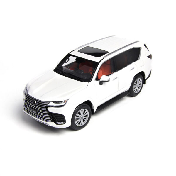 LCD 1-18 Lexus LX600 (White)