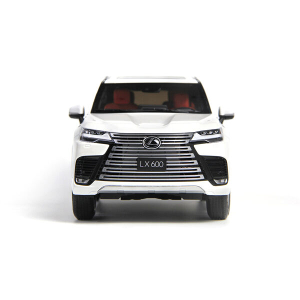LCD 1-18 Lexus LX600 (White)