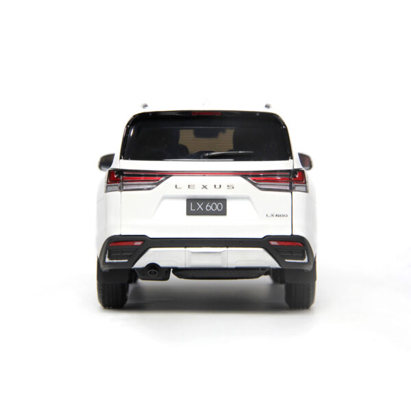 LCD 1-18 Lexus LX600 (White)