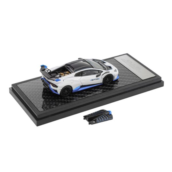 LCD 1/64 Lamborghini Huracan STO (White)