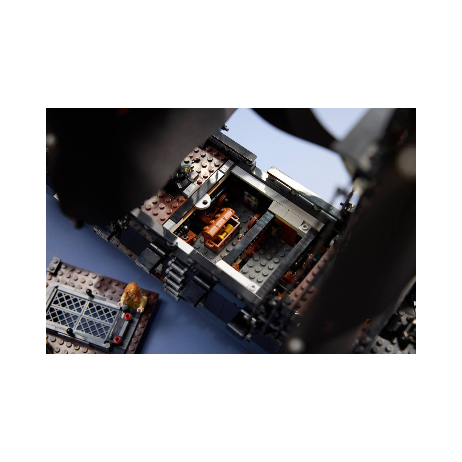 LEGO Icons Captain Jack Sparrow's Pirate Ship 10365-9